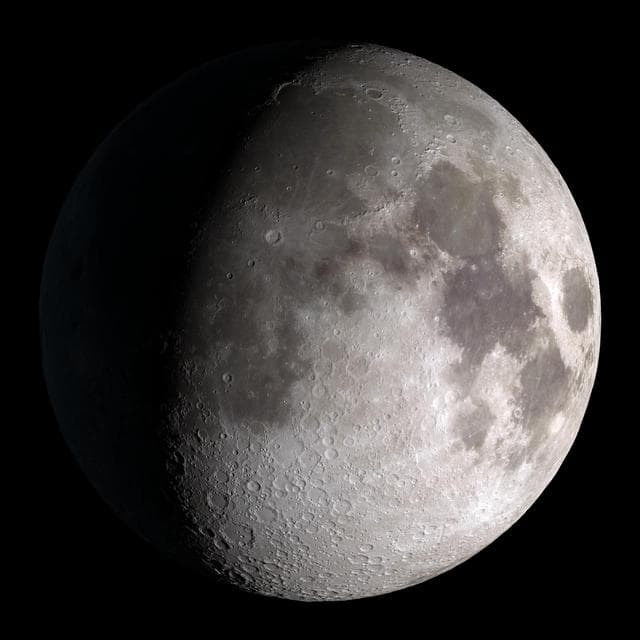 Phase de la Lune : Gibbeuse croissante